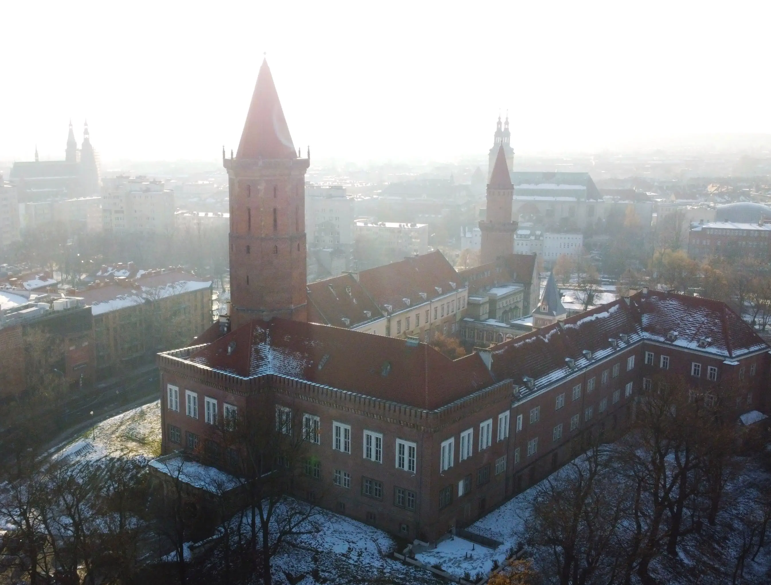 Zamek Piastowski w Legnicy z lotu ptaka – co zobaczyć w Legnicy